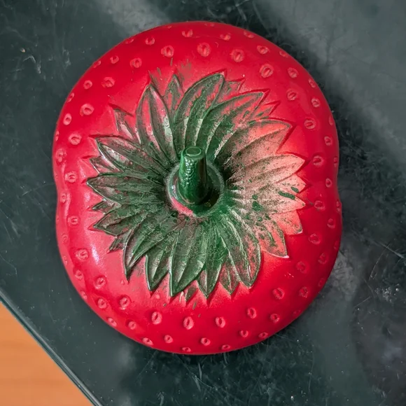 Vtg Milk Glass Strawberry Jar - Picture 6 of 13